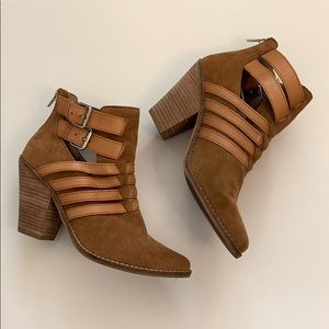 Dolce Vita Caitlyn suede booties